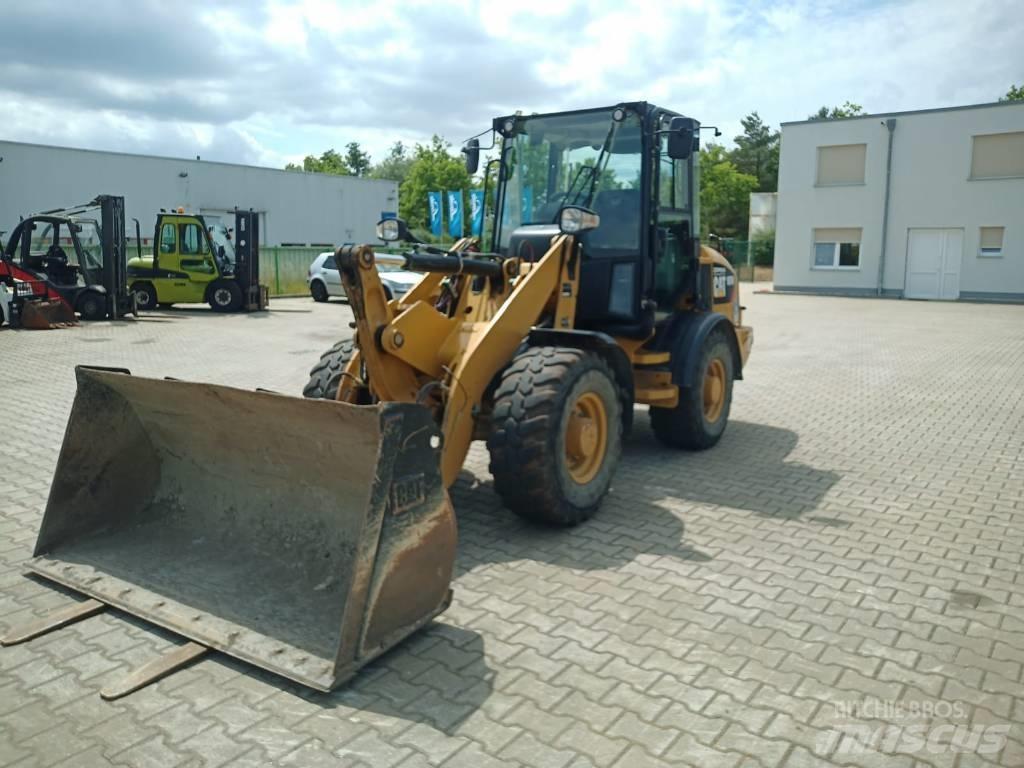 CAT 907 M Chargeuse sur pneus