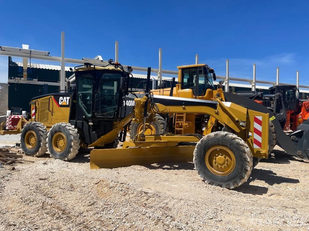 CAT 140 M Niveleuse