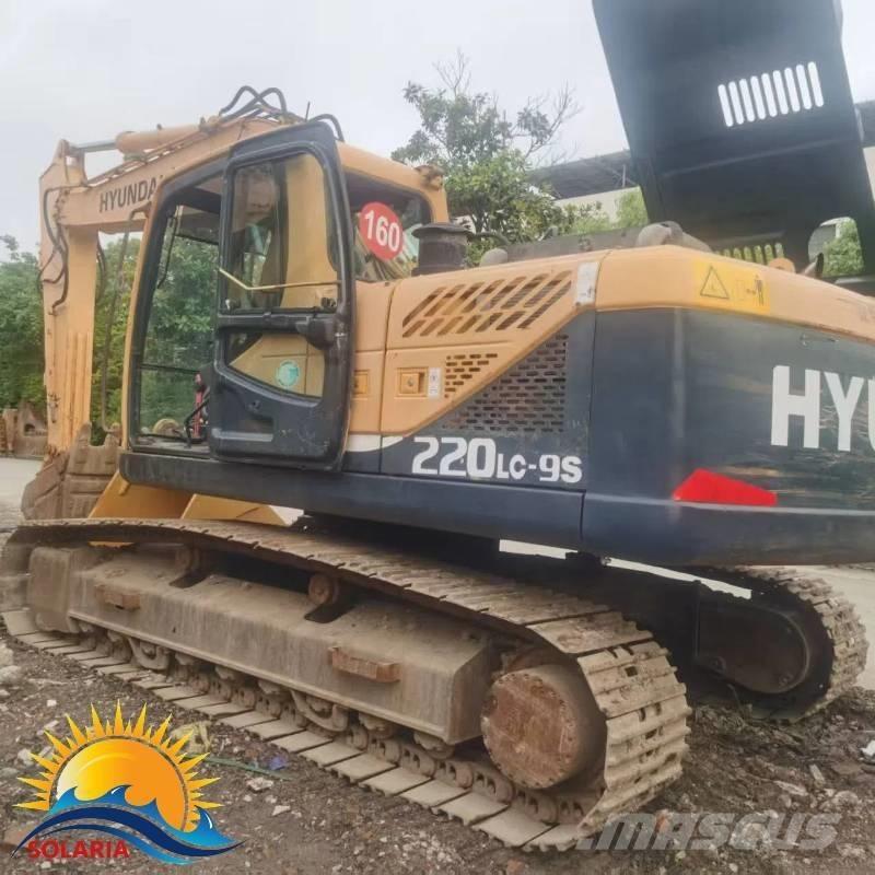 Hyundai R220LC-9S Pelle sur chenilles