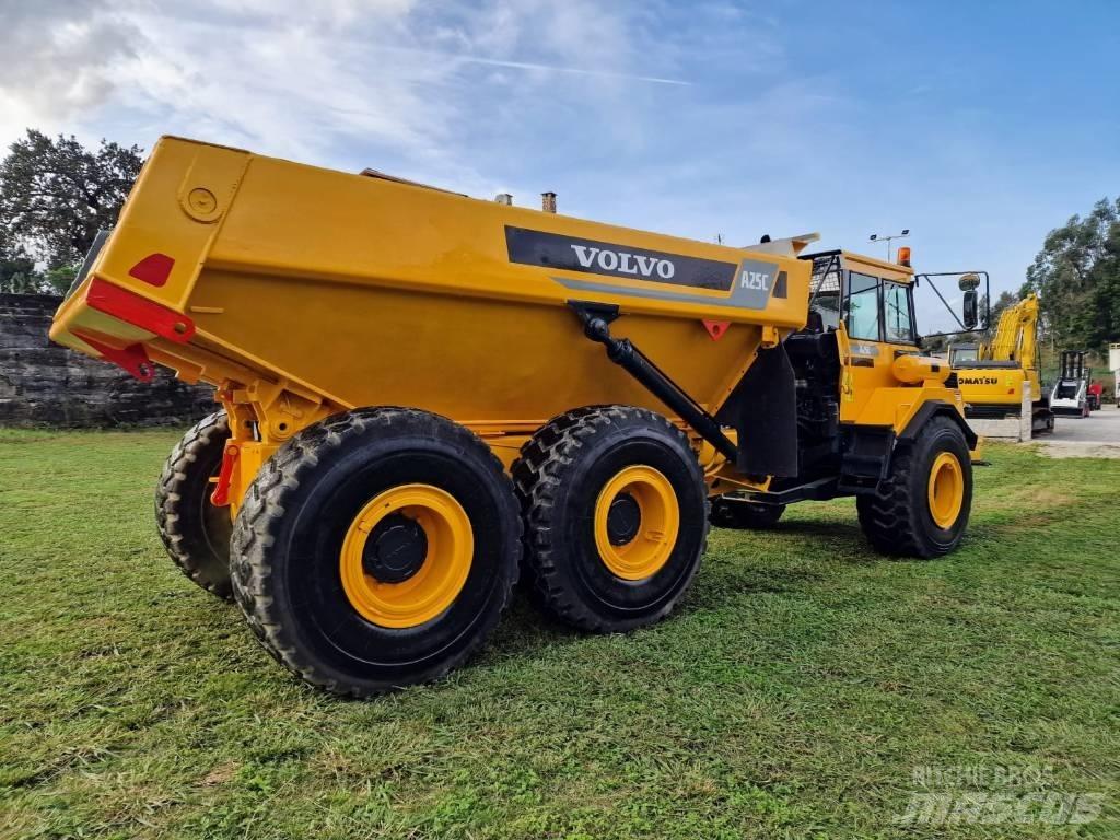 Volvo A 25 C Tombereau articulé
