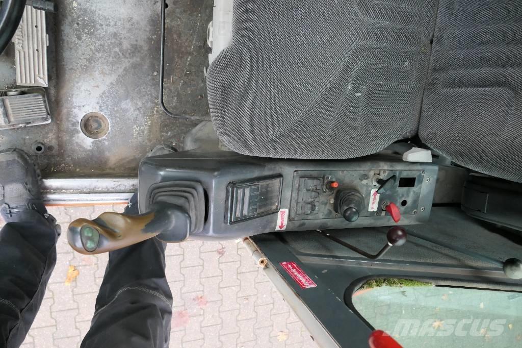 Atlas 1304 K Pelle sur pneus