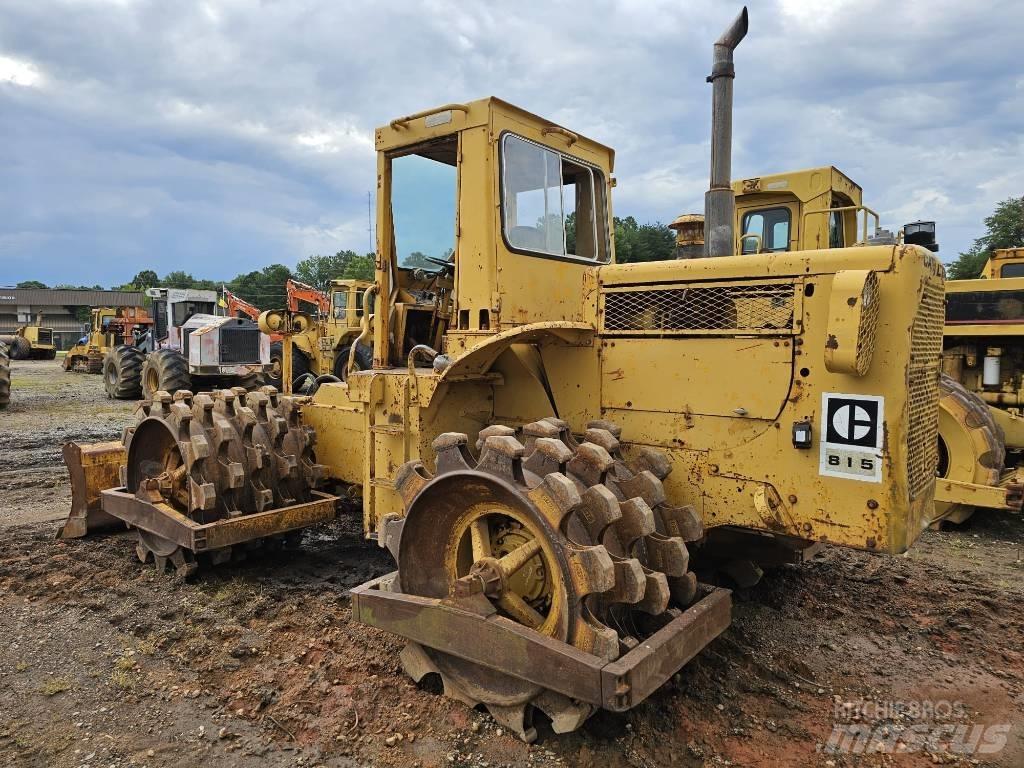 CAT 815 Compacteur de sol