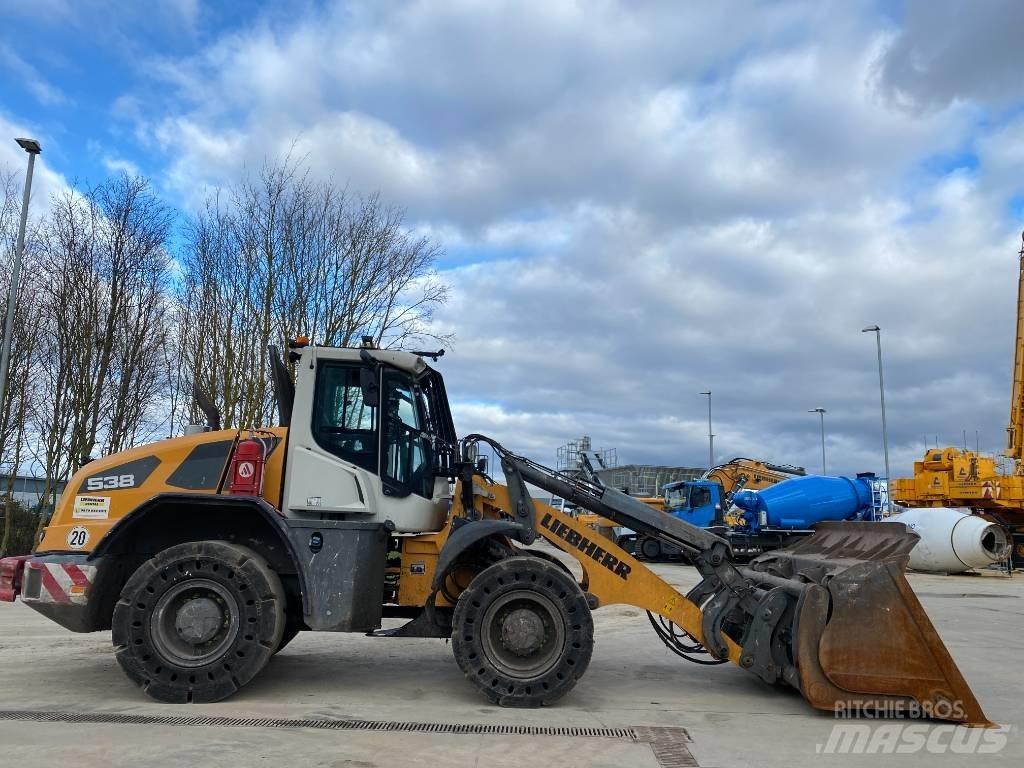 Liebherr L 538 Chargeuse sur pneus