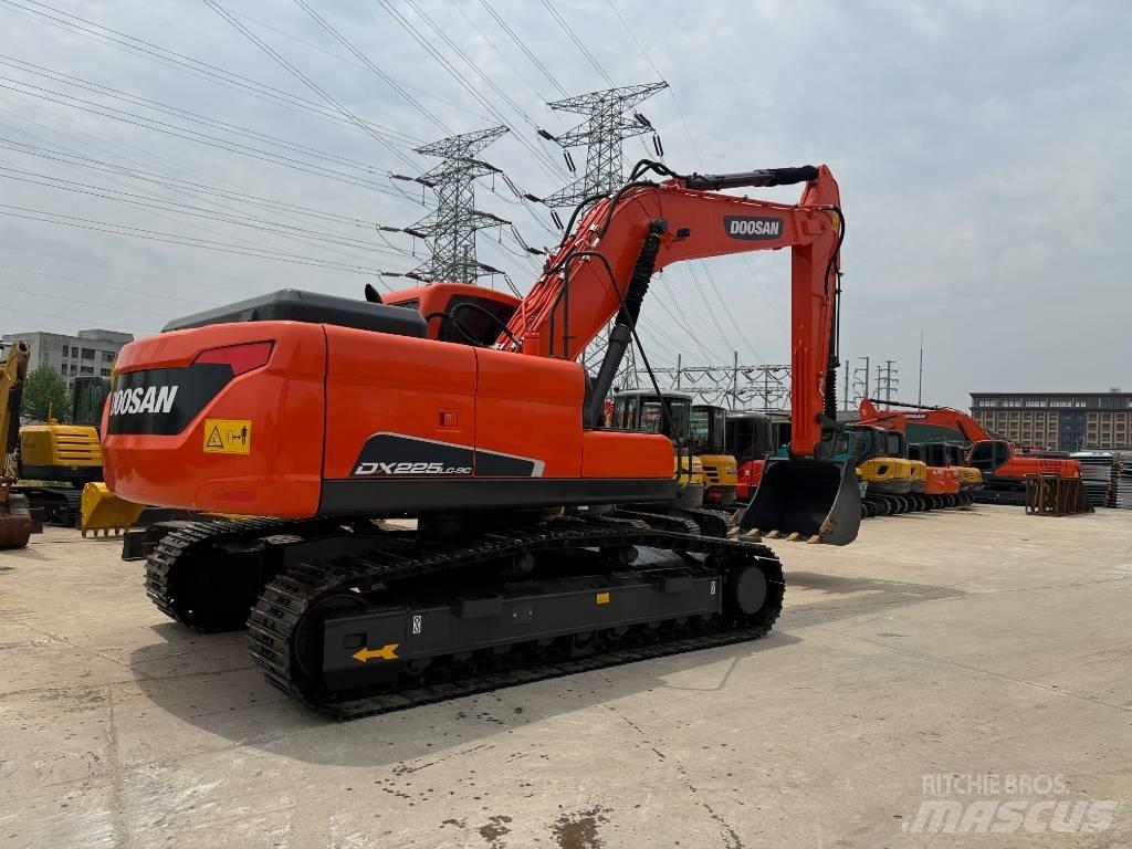 Doosan DX 225 LC-9C Pelle sur chenilles