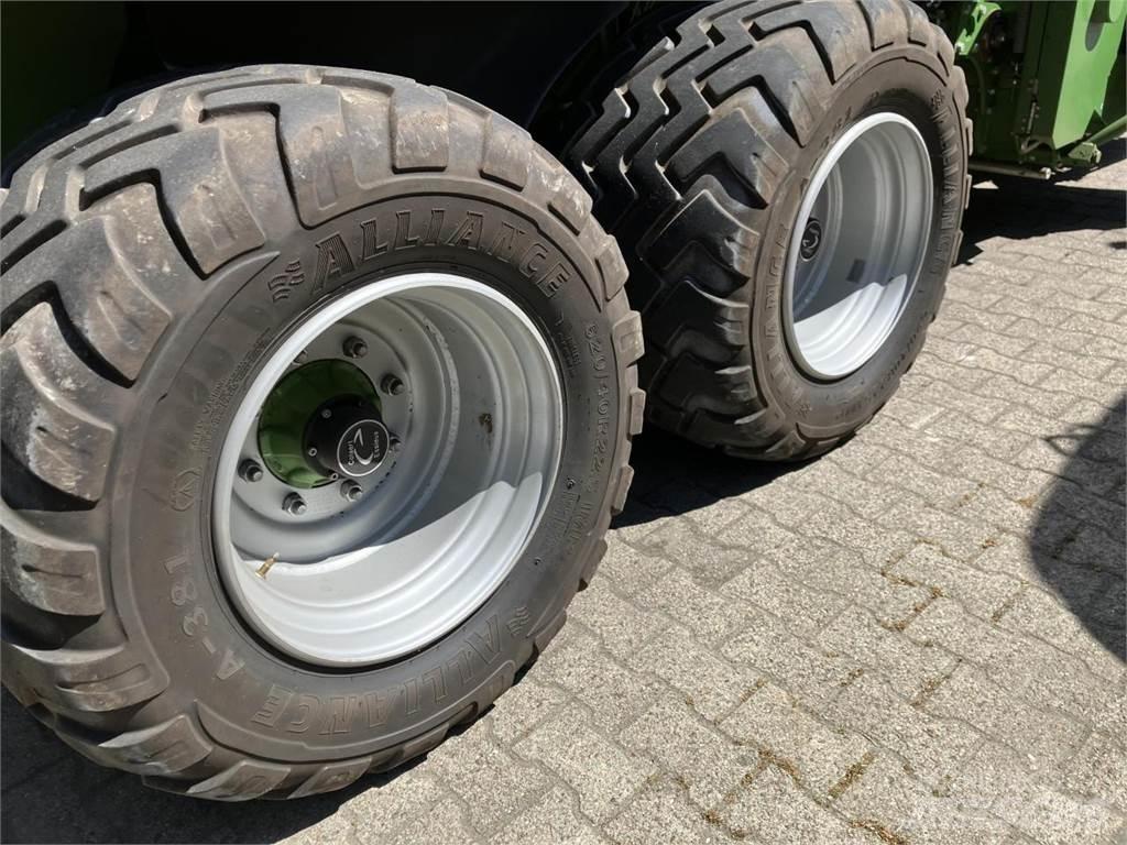 Krone BP 1270 XC Presse cubique