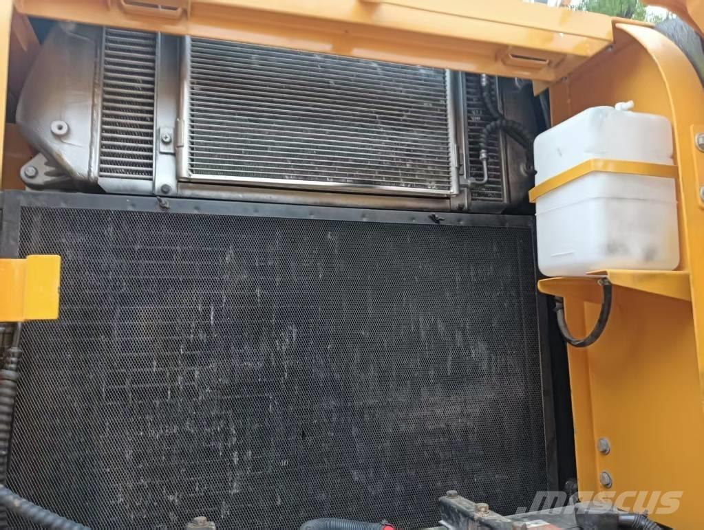 Hyundai 220LC-9T Pelle sur chenilles