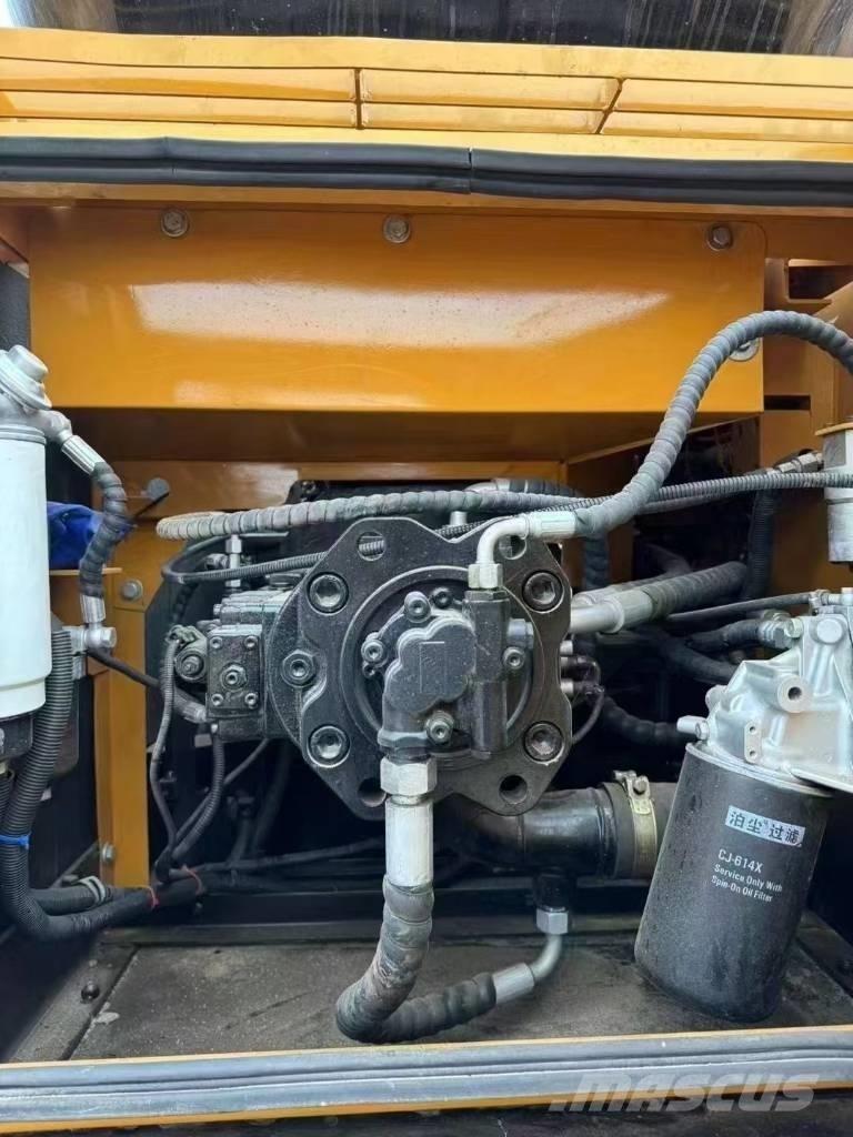 Sany 215C Pelle sur chenilles