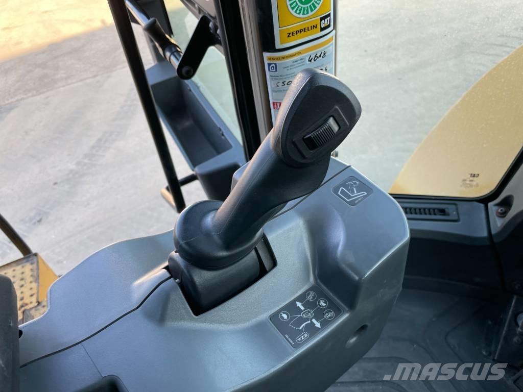 CAT 950M Chargeuse sur pneus
