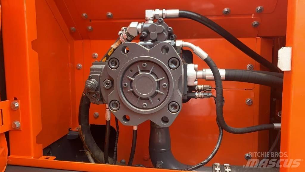 Doosan DX 300 Pelle sur chenilles