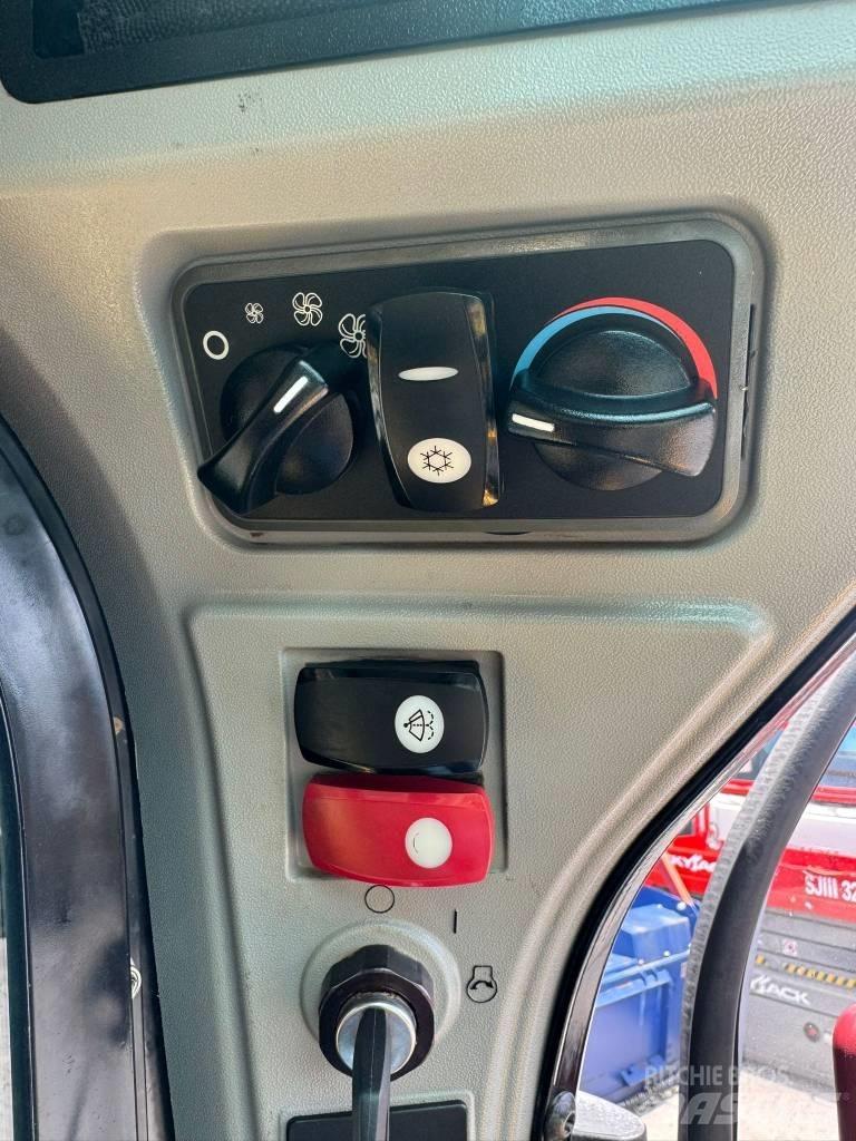 CAT 299 D 2 Chargeuse compacte