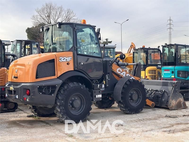 CASE 321F Chargeuse sur pneus