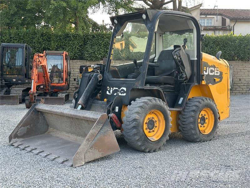 JCB 225 Chargeuse compacte