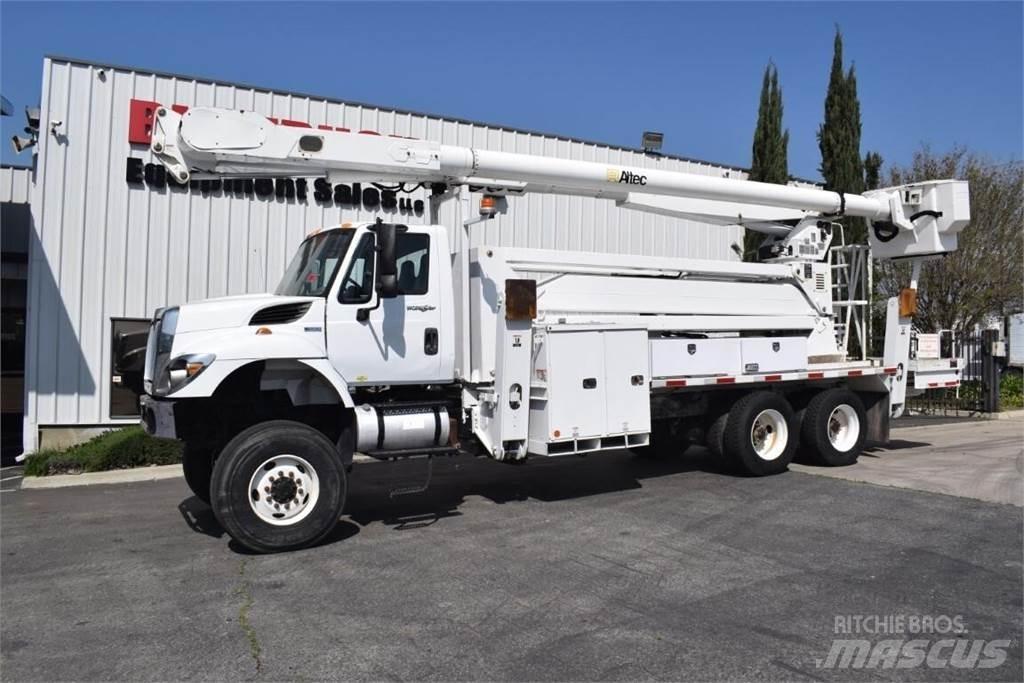 Altec AM900-E100 Camion nacelle