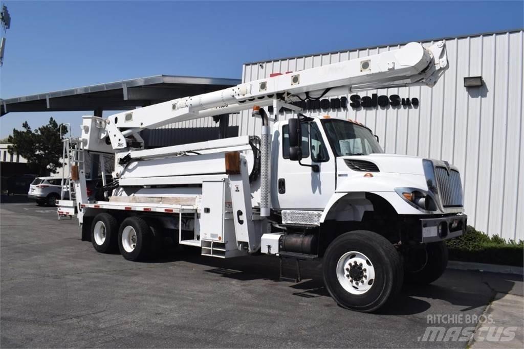 Altec AM900-E100 Camion nacelle