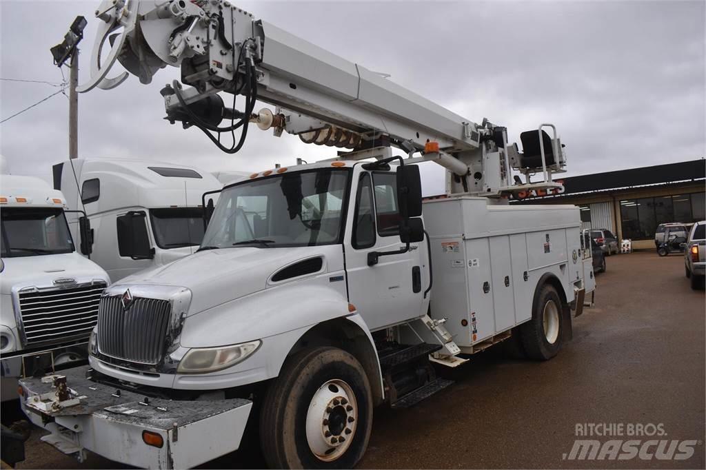 Altec D2045TR Camion foreuse