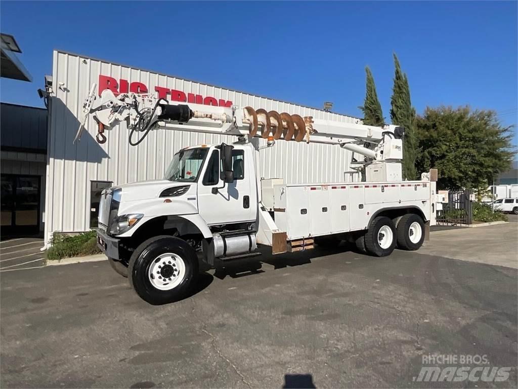 Altec D4065BTR Camion foreuse