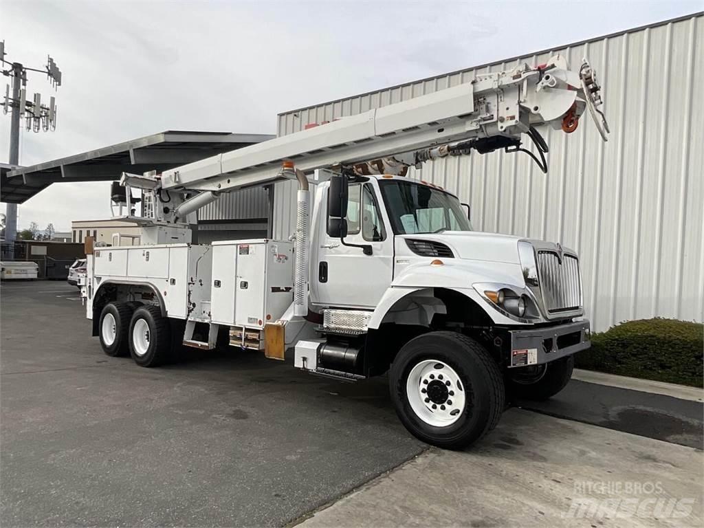 Altec D4065BTR Camion foreuse
