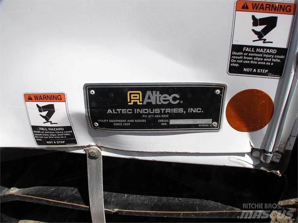 Altec DC47TR Camion foreuse