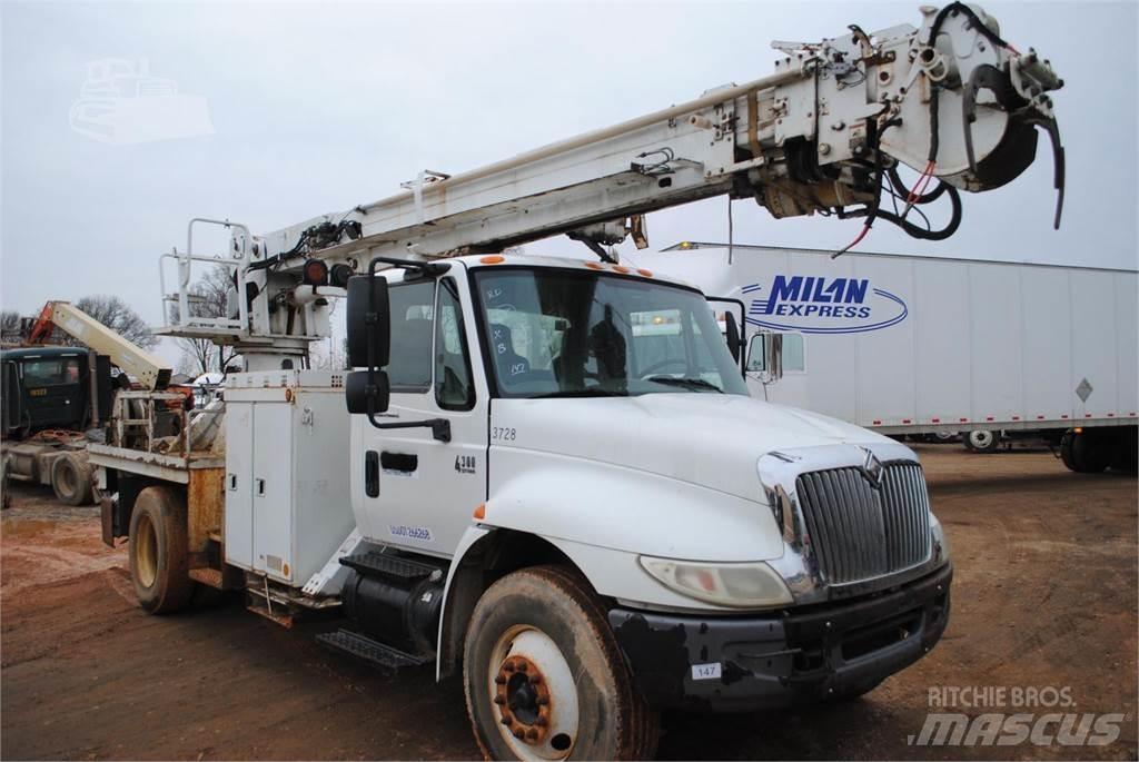 Altec DM47TR Camion foreuse