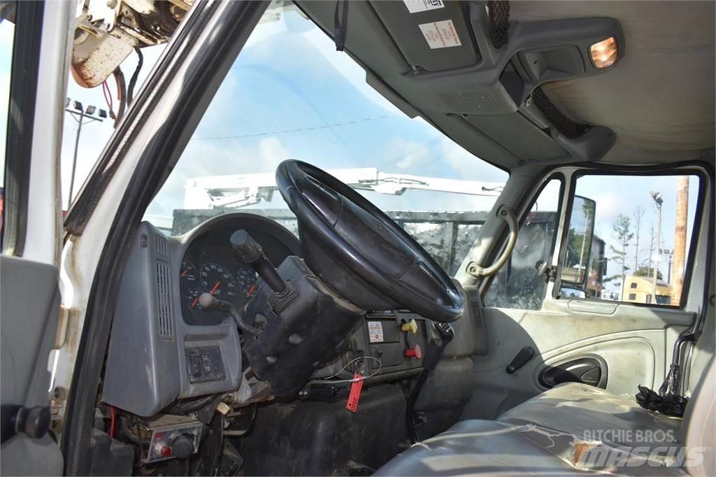 Altec DM47TR Camion foreuse