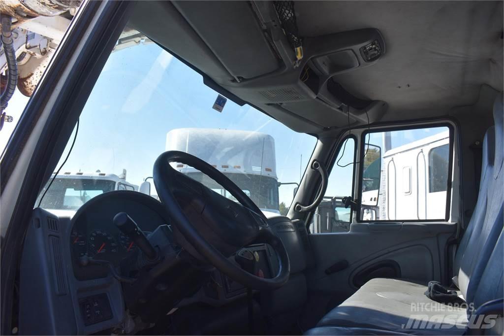 Altec DM47TR Camion foreuse