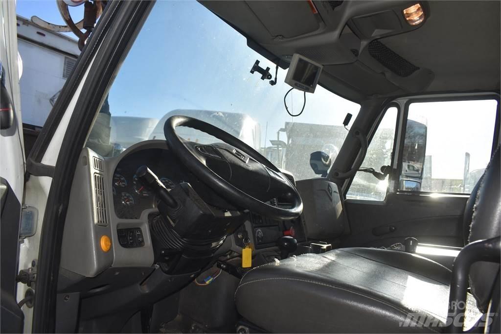 Altec DM47TR Camion foreuse