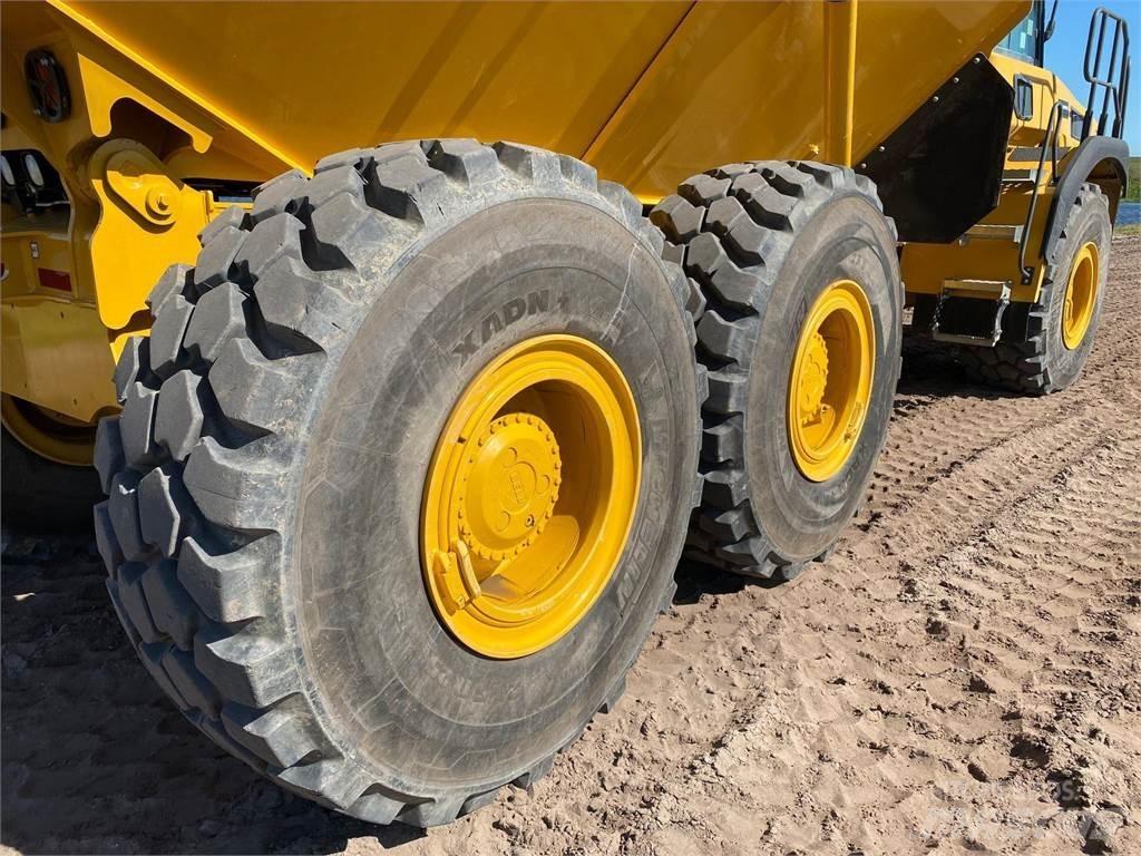 Bell B30E Tombereau articulé