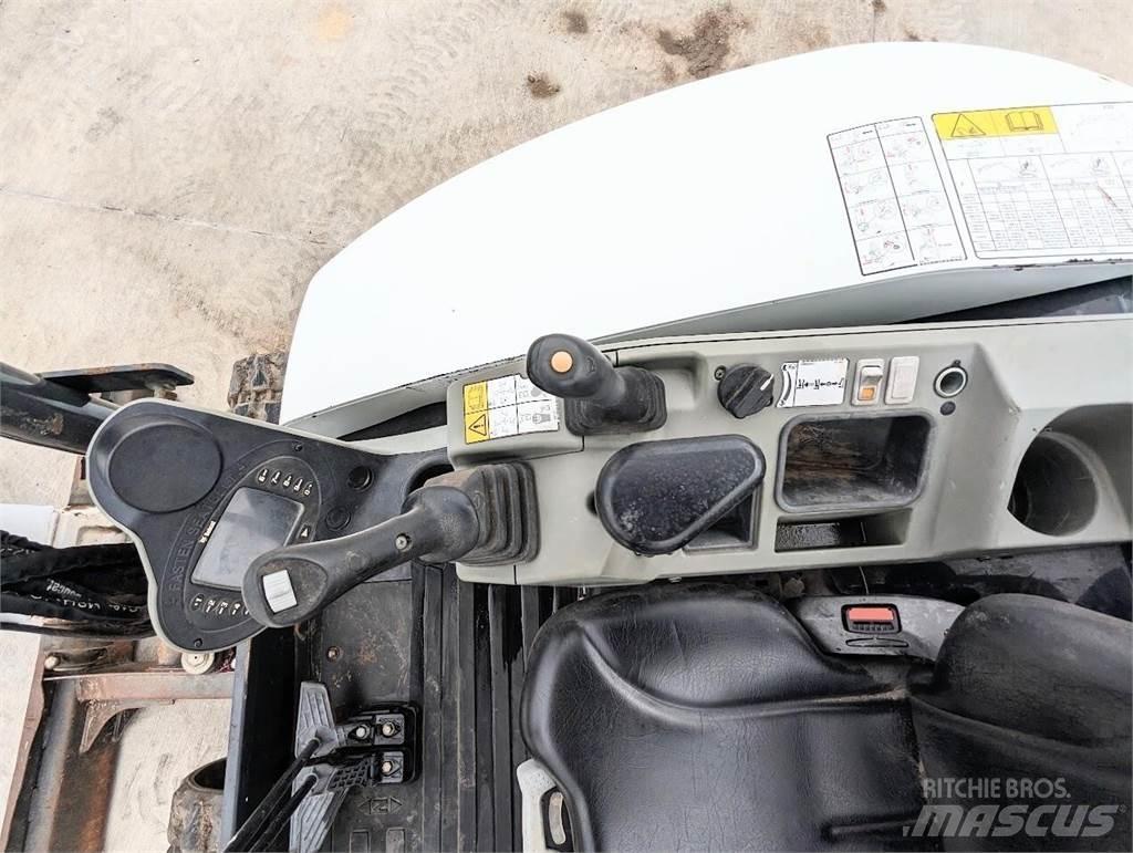 Bobcat E32I Mini pelle < 7t