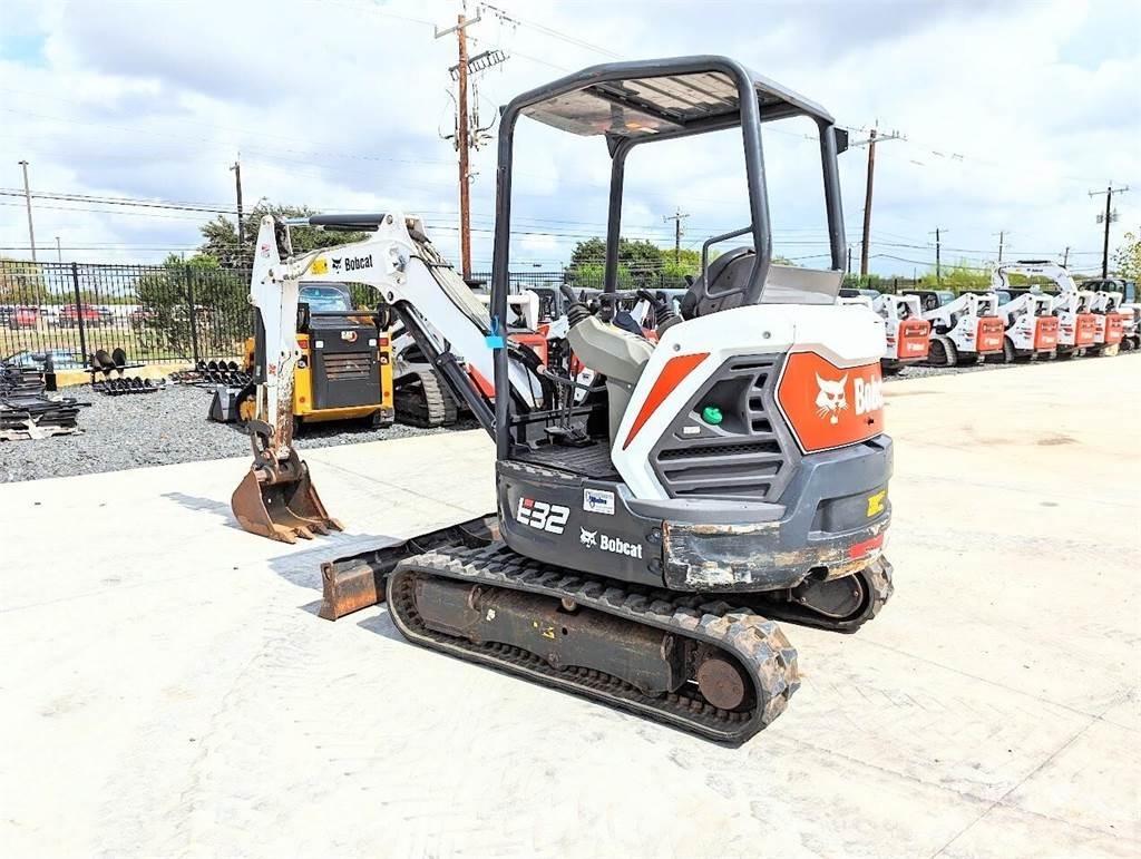 Bobcat E32I Mini pelle < 7t