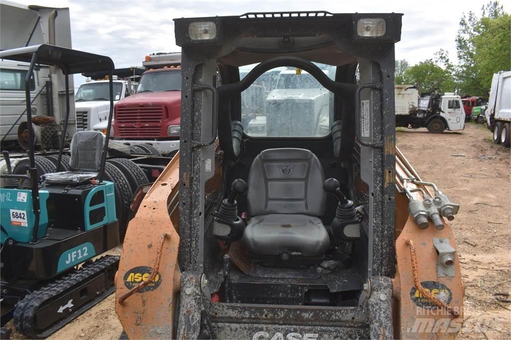 CASE TR270 Chargeuse compacte