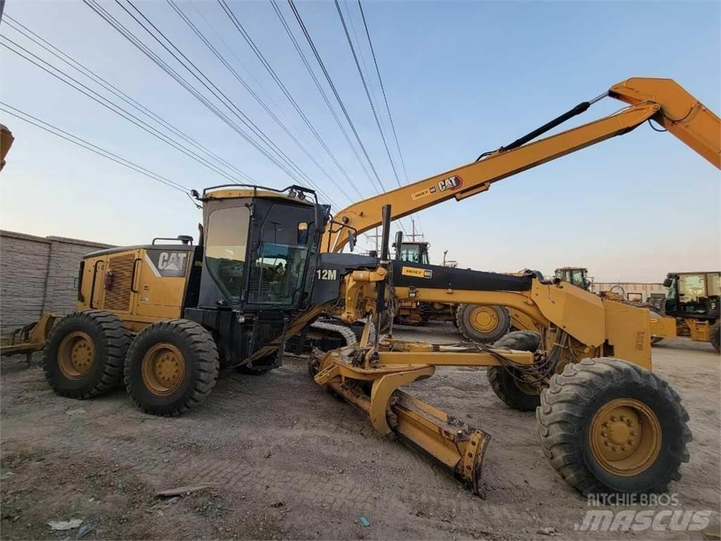 CAT 12M Niveleuse