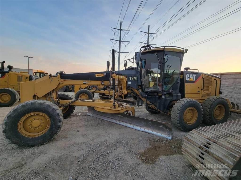 CAT 12M Niveleuse