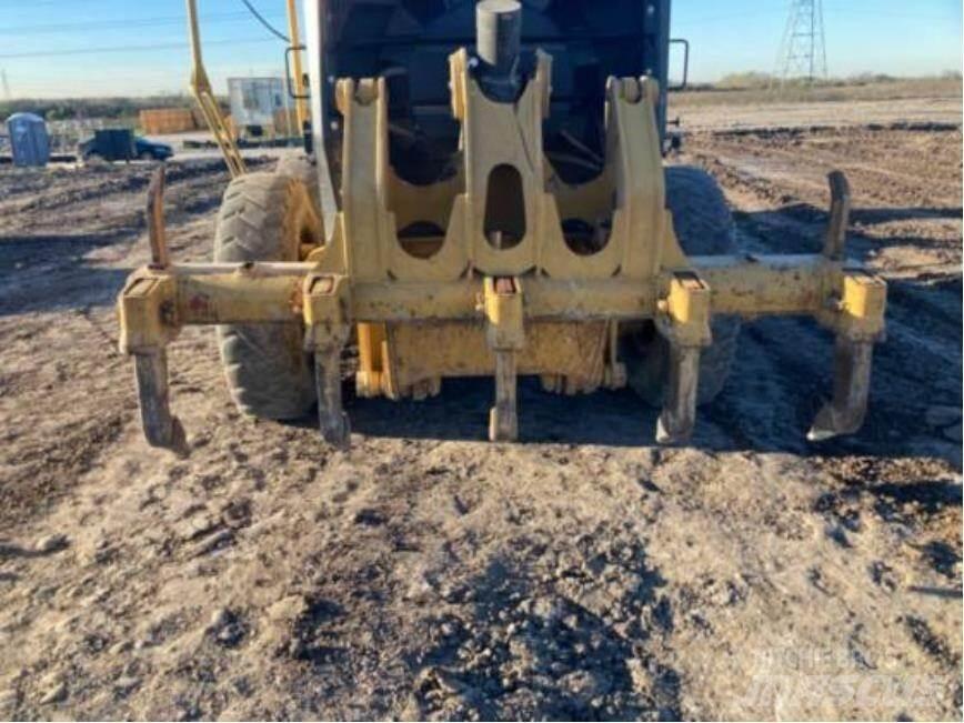 CAT 140M2 Niveleuse
