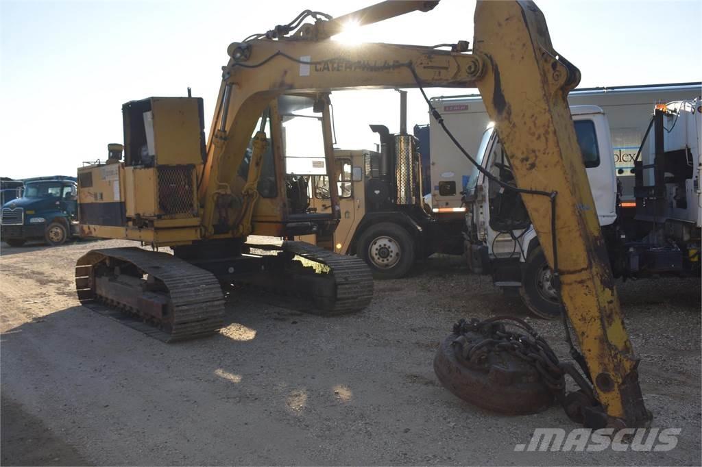 CAT 215B LC Pelle sur chenilles