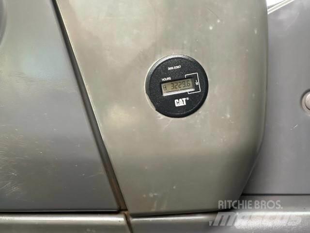 CAT 320DL Pelle sur chenilles
