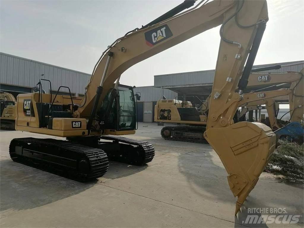 CAT 323 Pelle sur chenilles