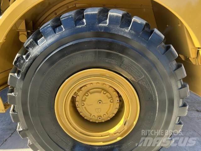 CAT 745 Tombereau articulé