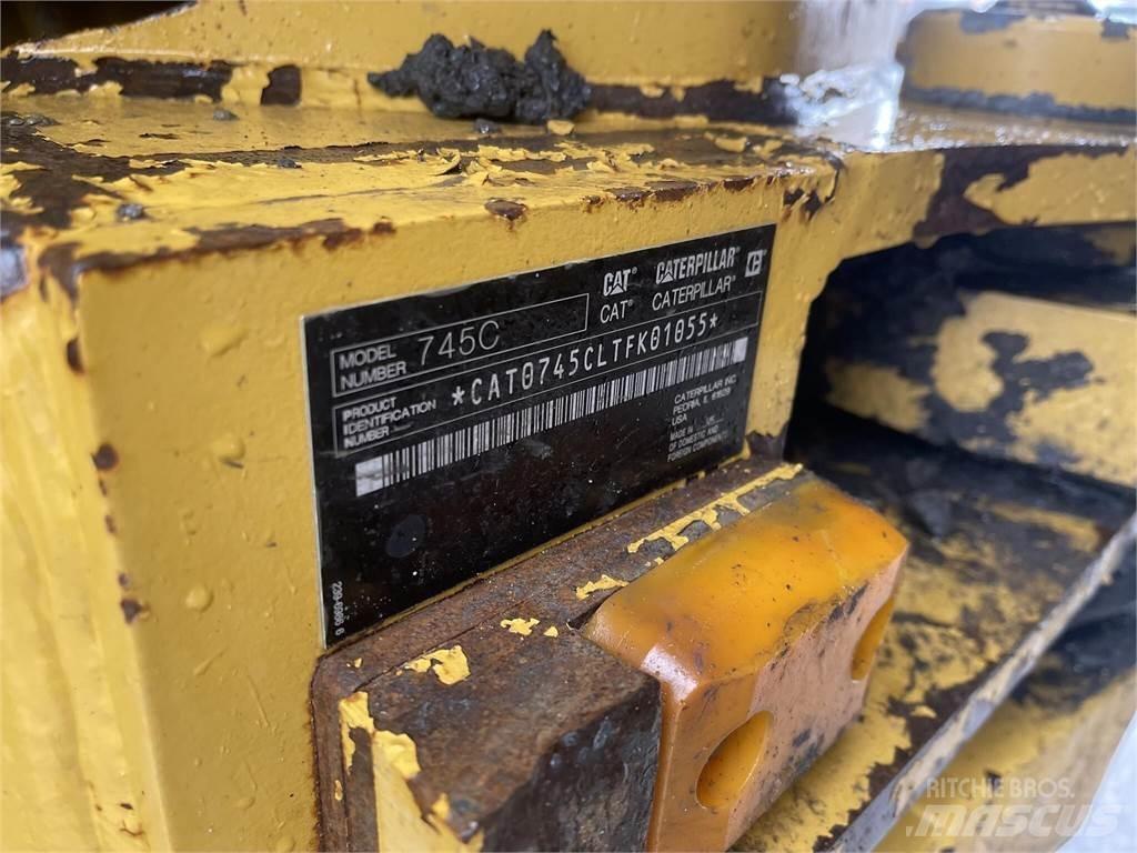 CAT 745C Tombereau articulé