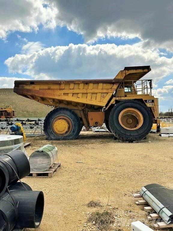 CAT 777B Tombereau articulé