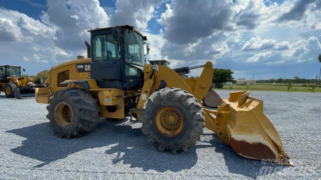 CAT 938M Chargeuse sur pneus