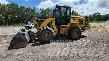CAT 938M Chargeuse sur pneus