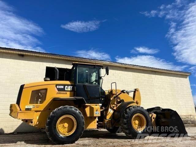 CAT 938M Chargeuse sur pneus