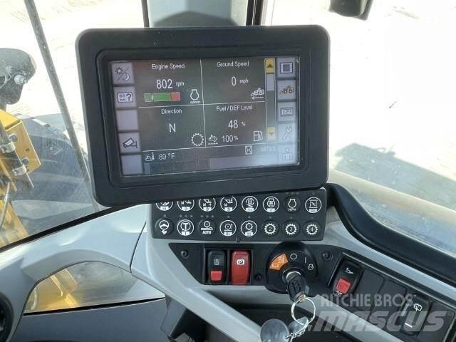 CAT 938M Chargeuse sur pneus