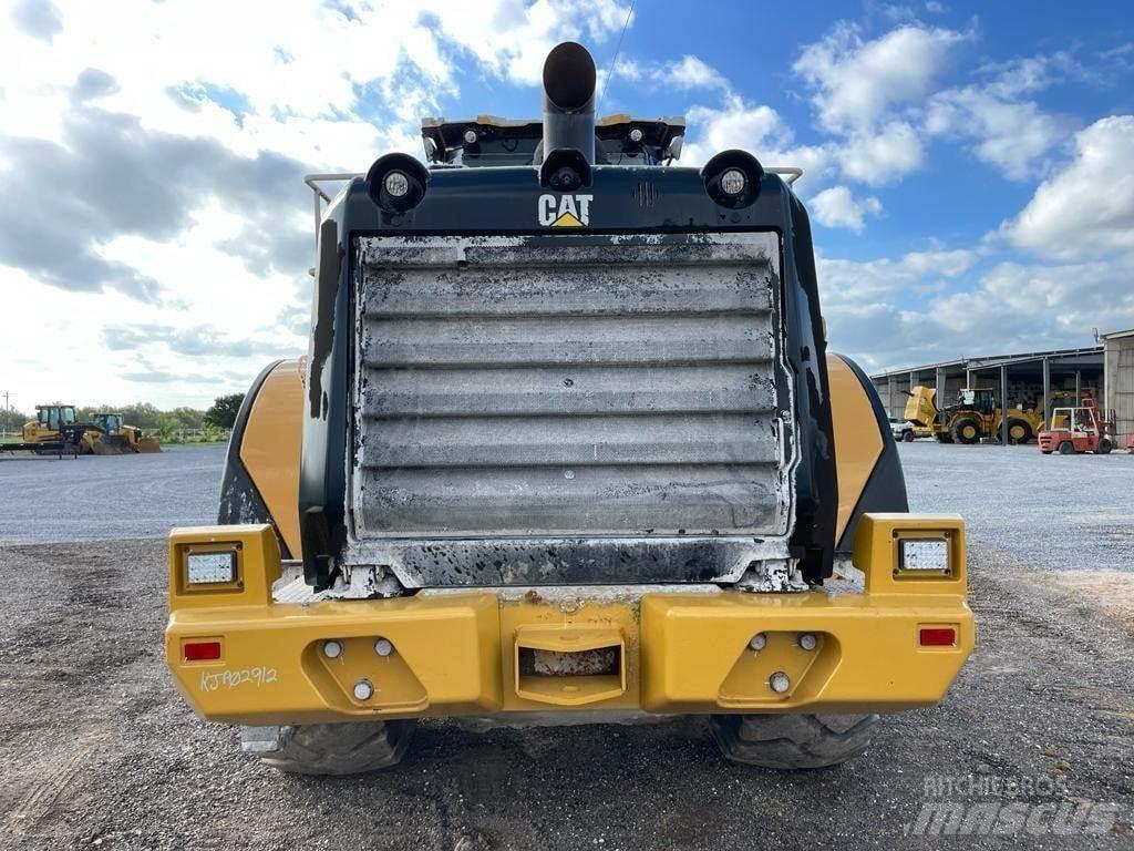 CAT 966M Chargeuse sur pneus