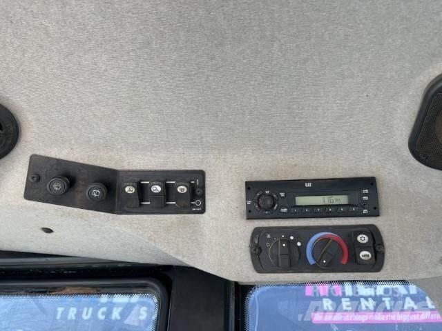 CAT 973D Chargeuse sur chenilles