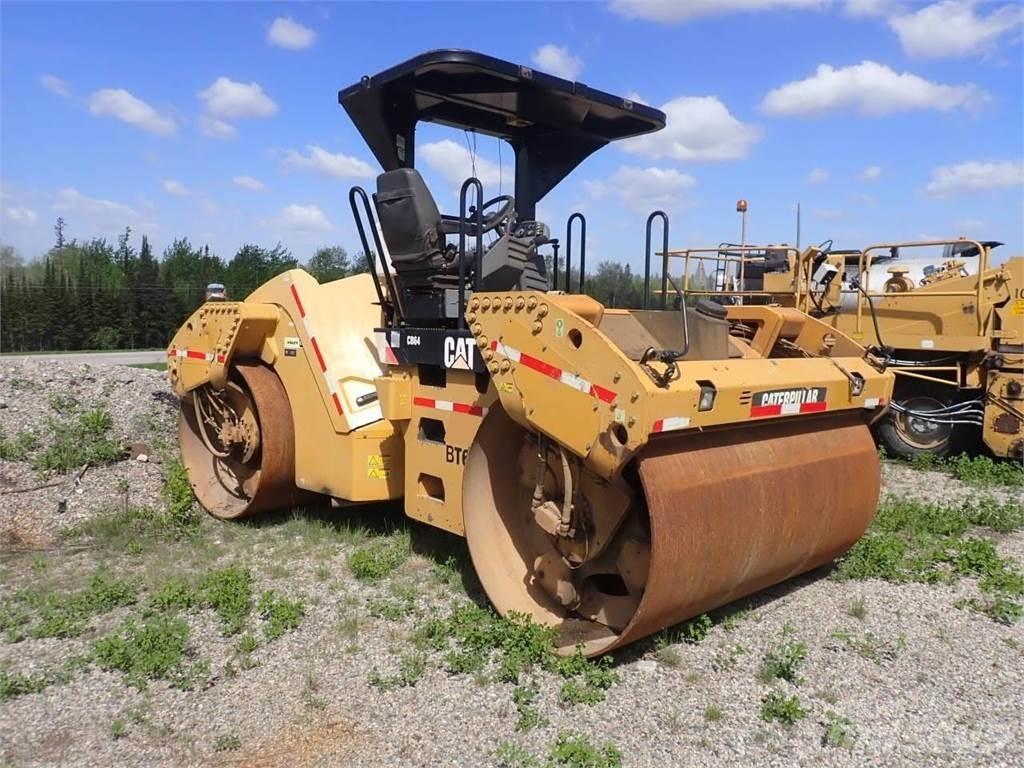 CAT CB64 Rouleaux tandem