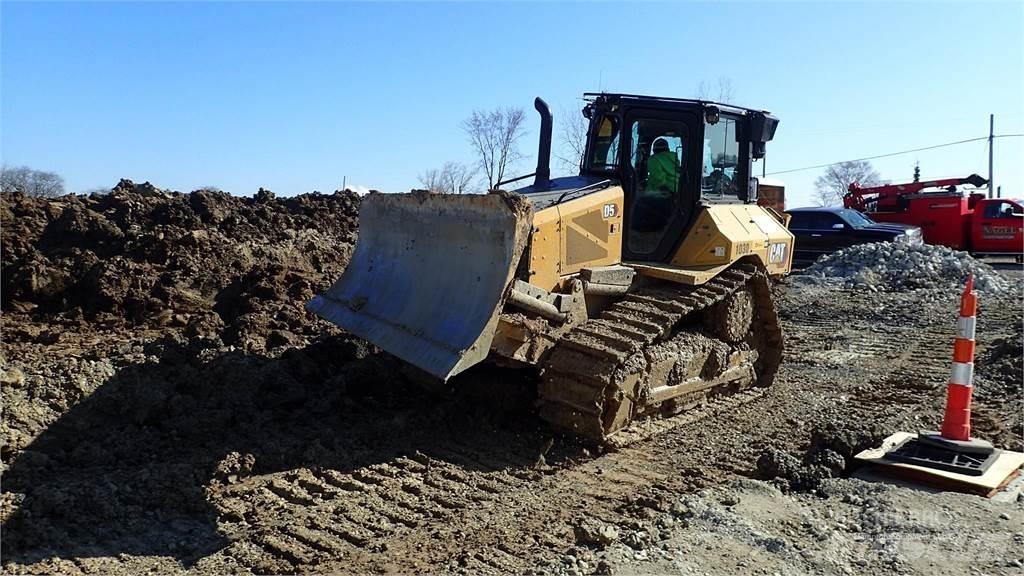 CAT D5 Bouteurs sur chenilles