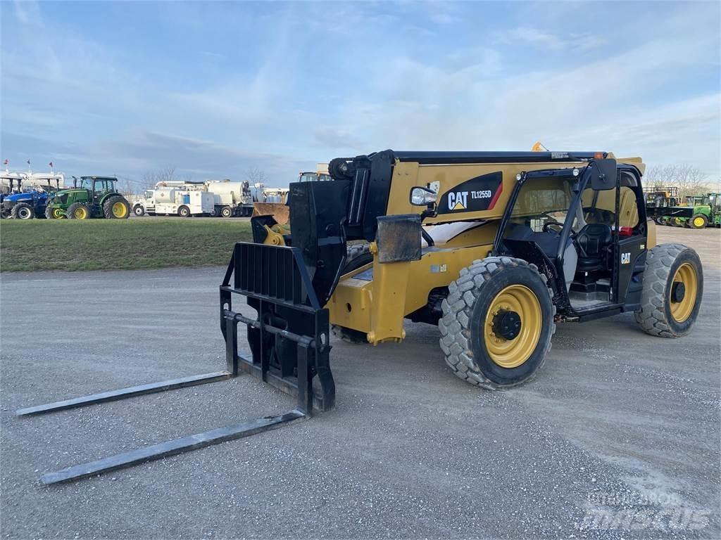 CAT TL1255D Chariot télescopique