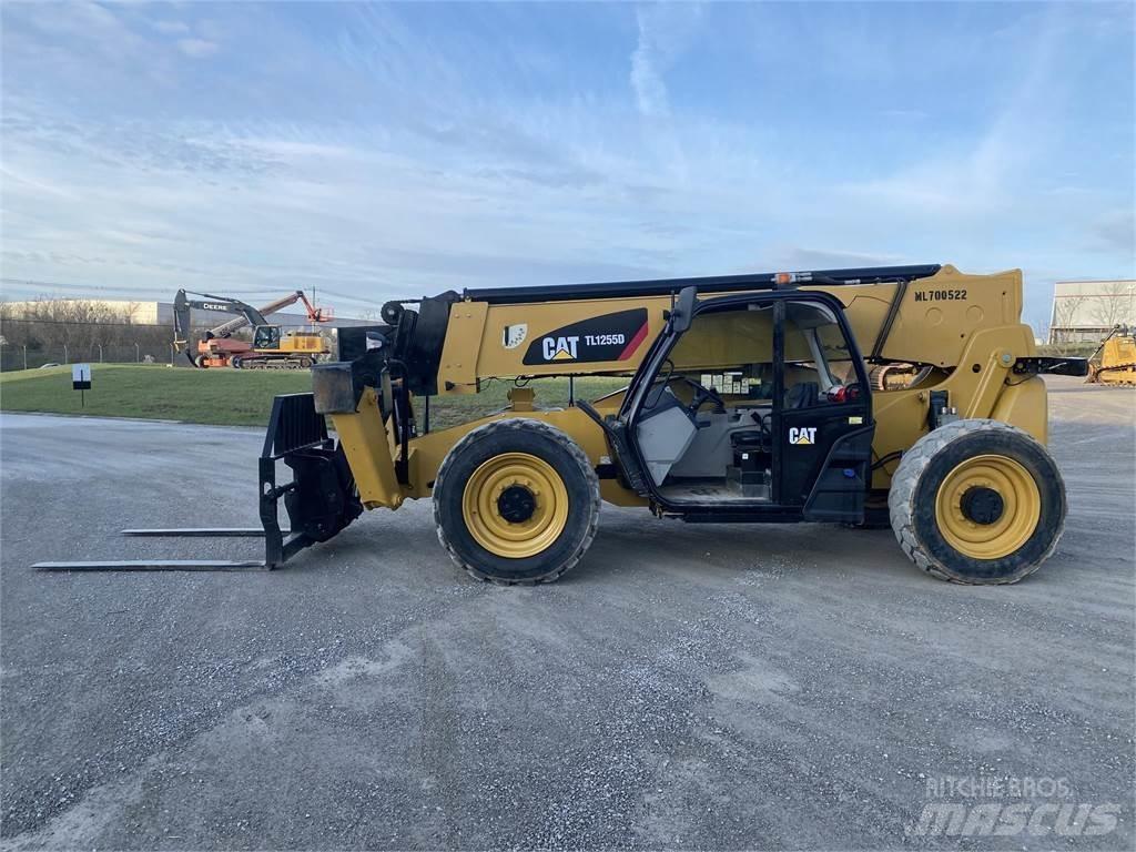 CAT TL1255D Chariot télescopique
