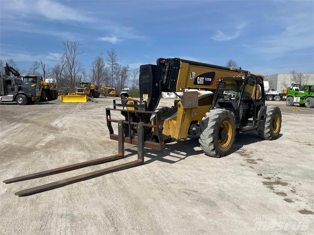 CAT TL1255D Chariot télescopique